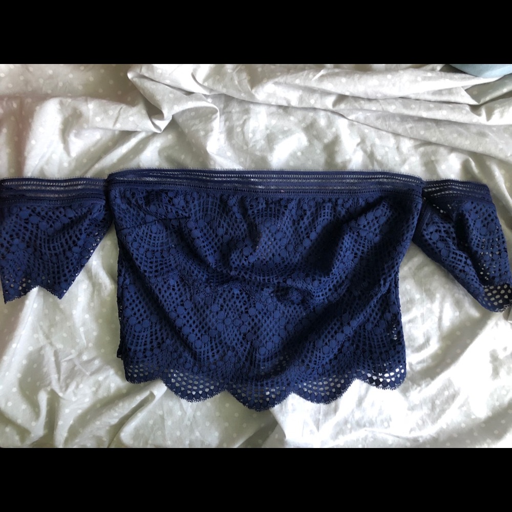 SOLD— Victoria’s secret top